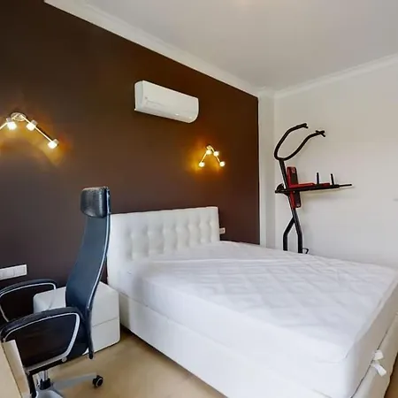 فيلة 5bed 25m Pool, Garden, Alacati, Saison/month Çeşme